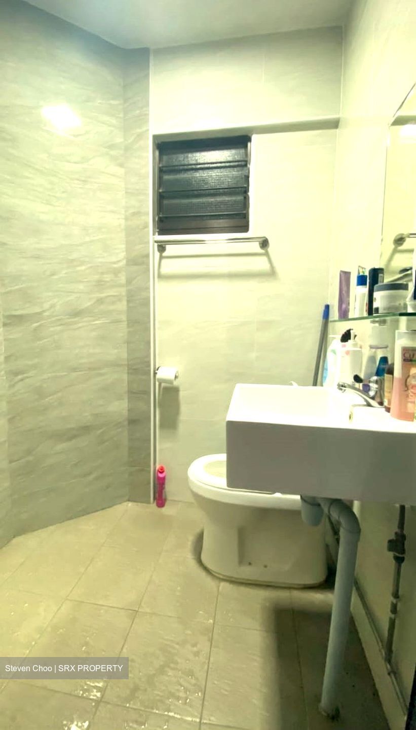 Jurong East Street 21 (Jurong East),  #437098541